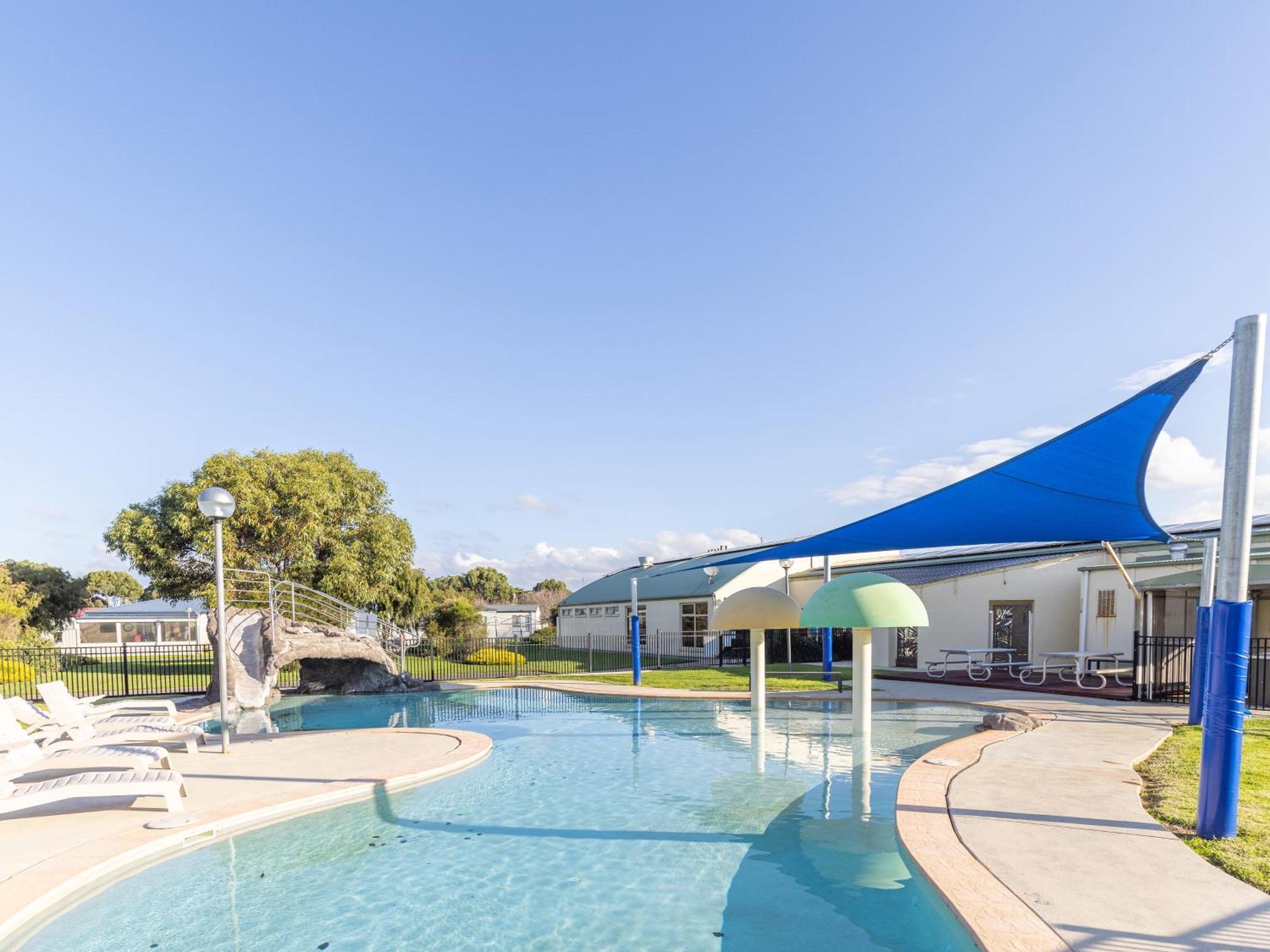 Nrma Warrnambool Riverside Holiday Park Ngoại thất bức ảnh