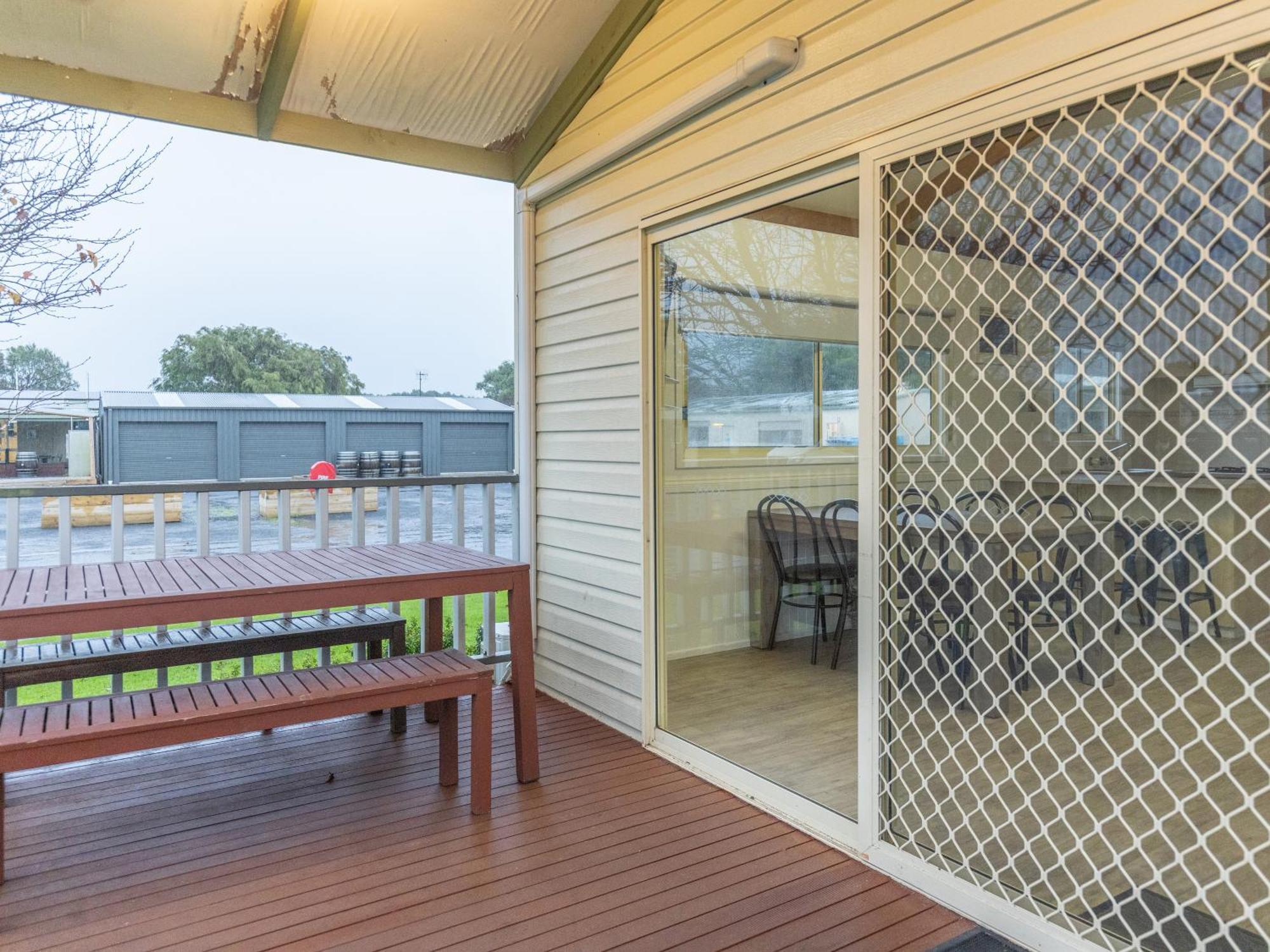 Nrma Warrnambool Riverside Holiday Park Phòng bức ảnh