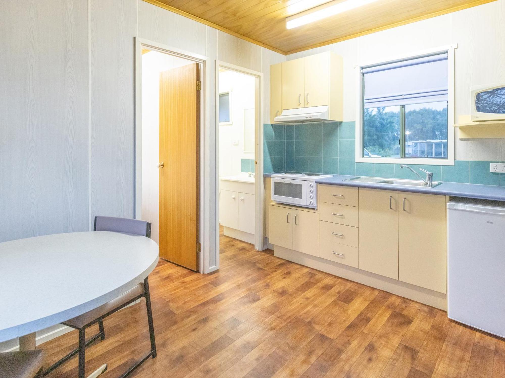 Nrma Warrnambool Riverside Holiday Park Phòng bức ảnh