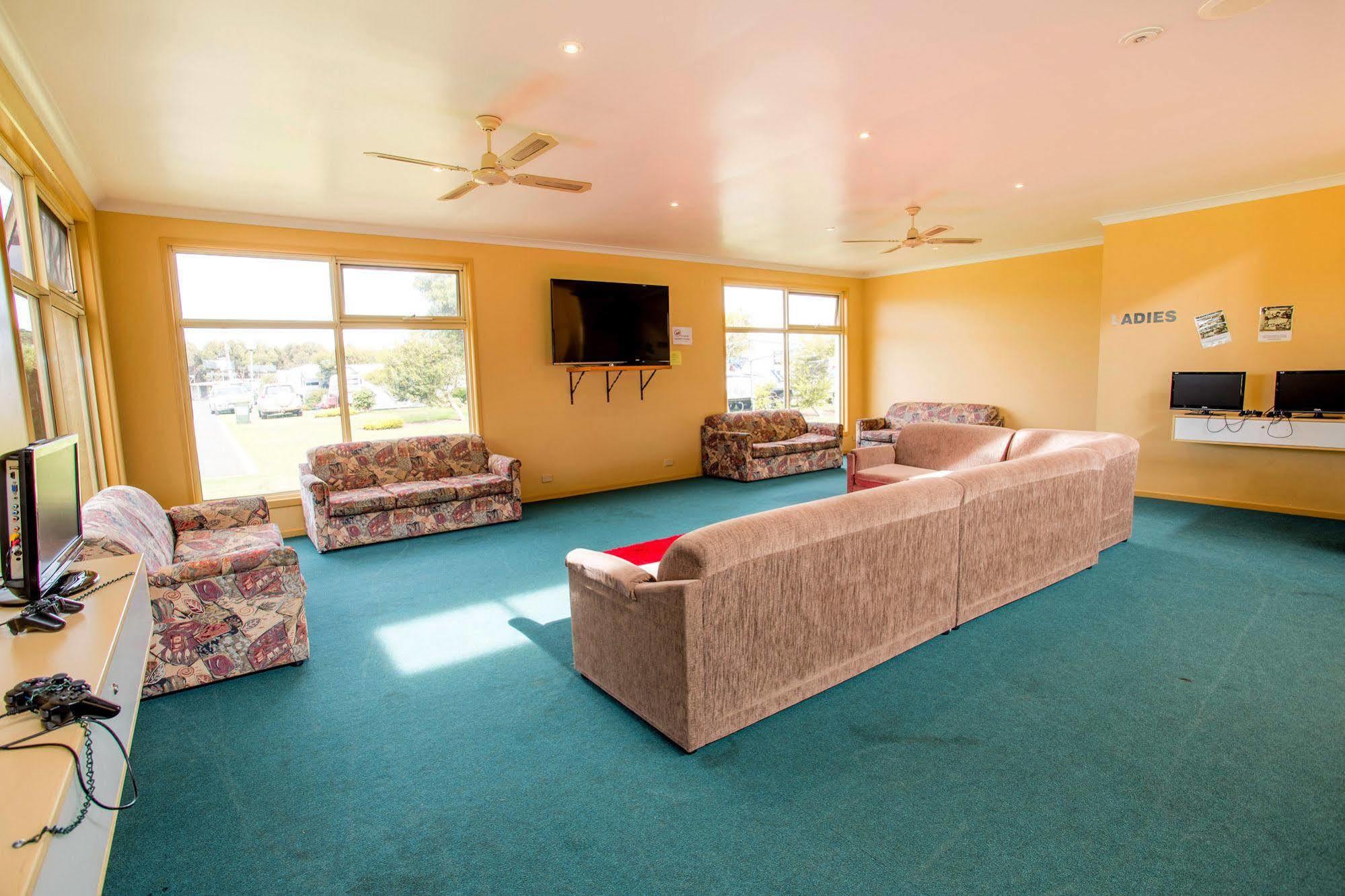 Nrma Warrnambool Riverside Holiday Park Ngoại thất bức ảnh